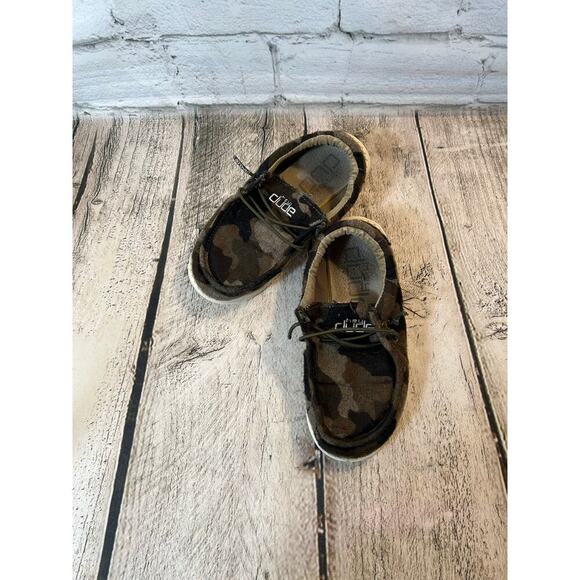 HEYDUDE Boy’s Wally Linen Camo Shoes / Size: K11 - Picture 1 of 9